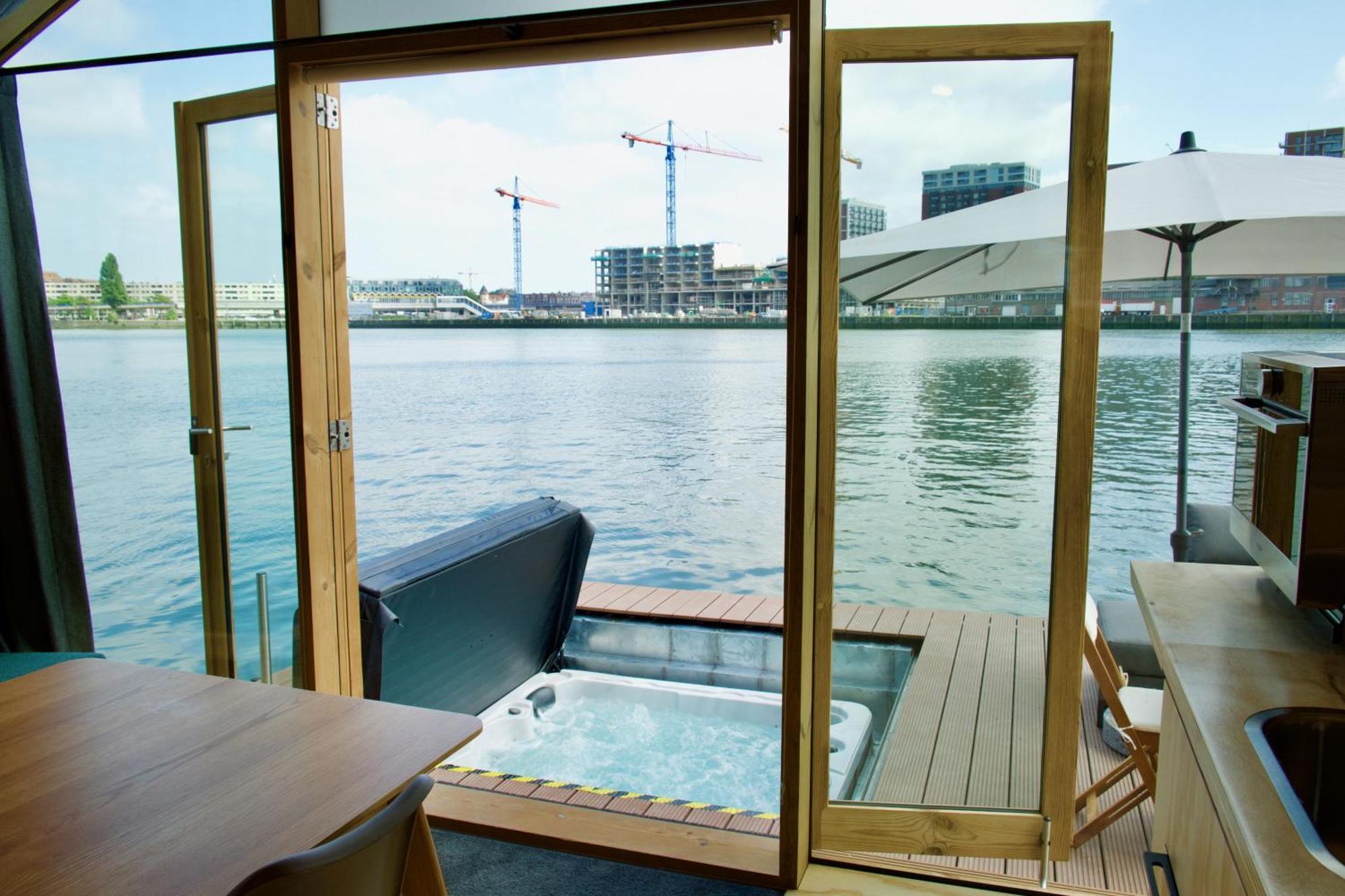 Wikkelboats At Floating Rotterdam Rijnhaven别墅 外观 照片